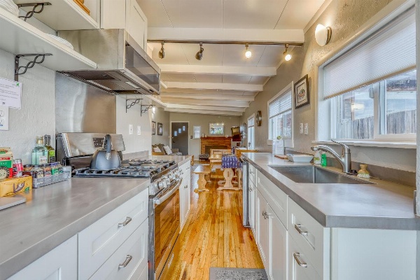 Allegra's Cottage image 3
